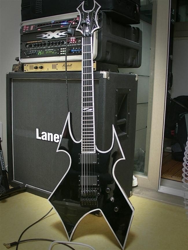 GEZOCHT: BC Rich Warbeast, beast of V gitaar, Ophalen of Verzenden, Zo goed als nieuw, Solid body, Overige merken