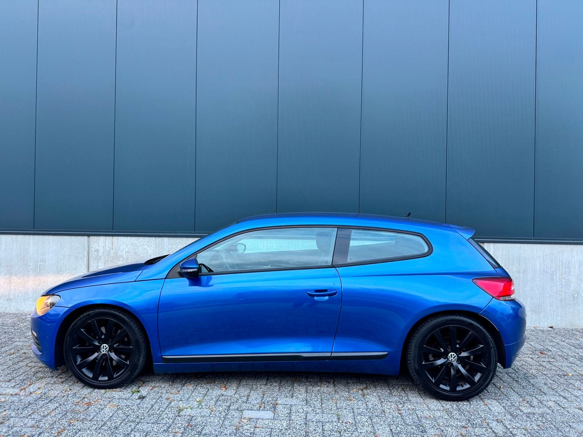 Volkswagen Scirocco 1.4 TSI|AUT|PSENSOR|STOELVERW|POP&BANGS|, Auto's, Gebruikt, 4 cilinders, Origineel Nederlands, Bedrijf