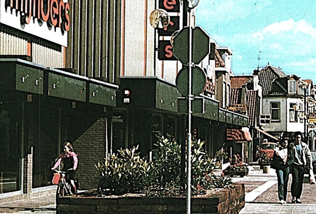 805610	Lisse	ZH	Promenade Kanaalstraat	Gelopen met zegel, Ophalen of Verzenden, 1960 tot 1980, Gelopen, Zuid-Holland