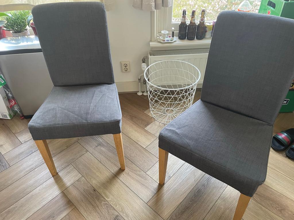 Ikea Henriksdal stoel - Grijs met houten poten, Huis en Inrichting, Ophalen, Gebruikt, Twee, Grijs
