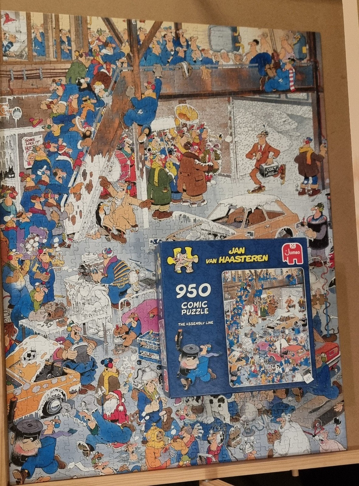 Jan van Haasteren - The Assembly Line 950 stukjes