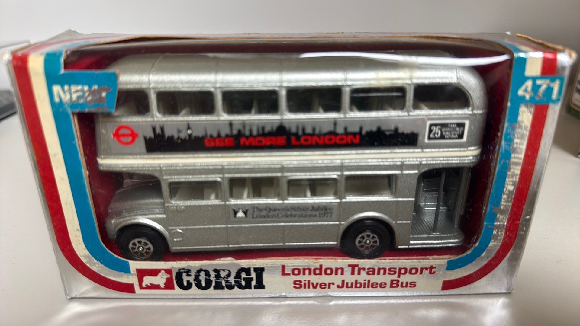 Corgi London Transport Silver Jubilee Bus, Hobby en Vrije tijd, Modelauto's | 1:43, Ophalen of Verzenden, Zo goed als nieuw, Bus of Vrachtwagen