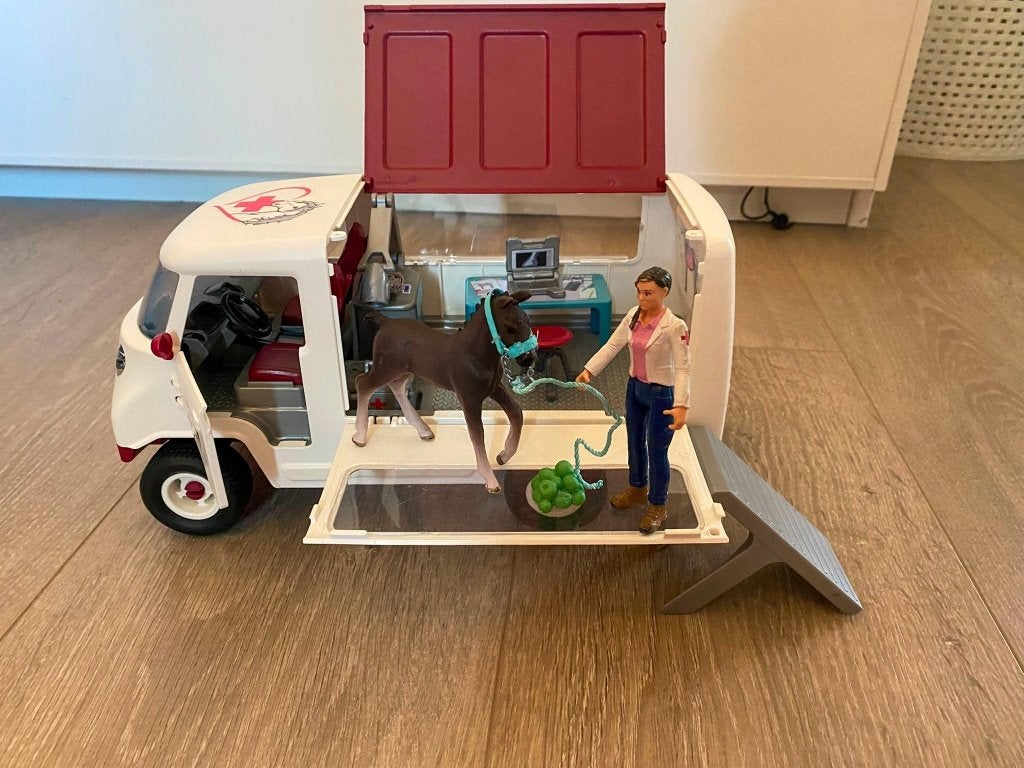 Schleich 42370 HORSE CLUB mobiele dierenarts, Ophalen of Verzenden, Zo goed als nieuw