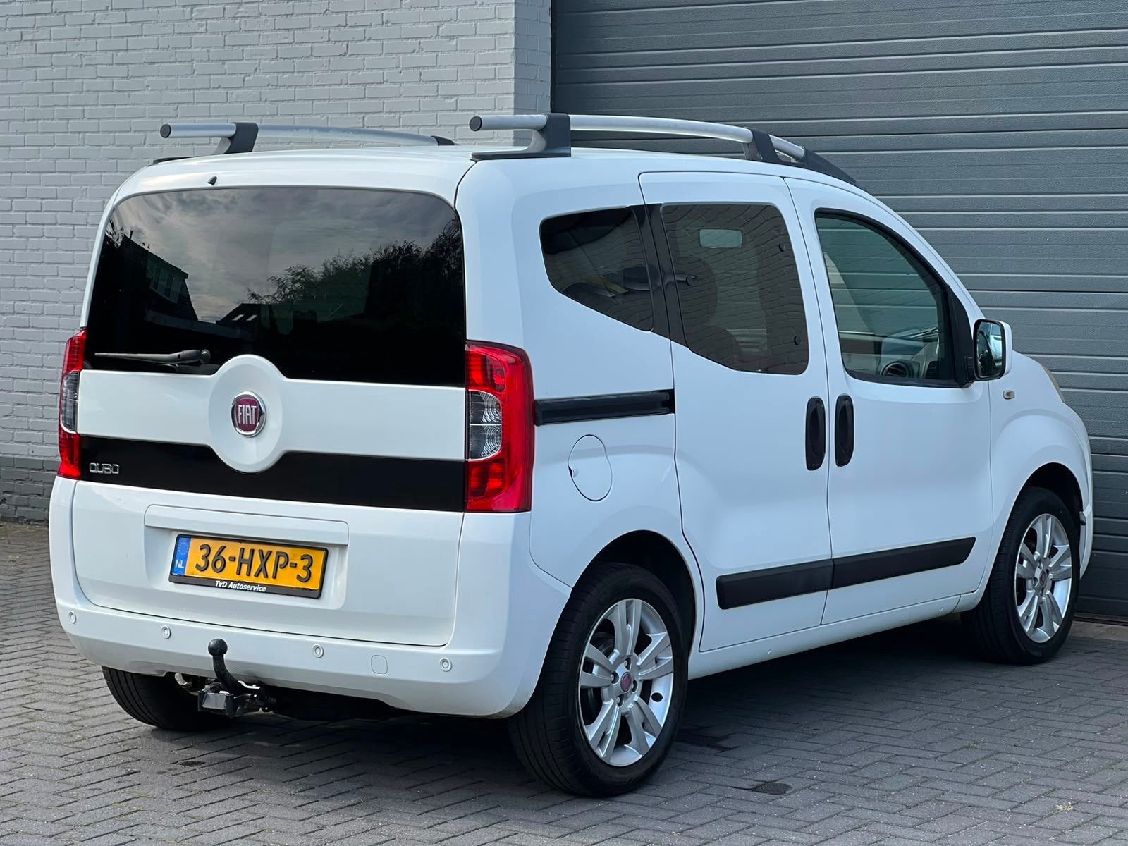 Fiat Qubo 1.4i | Airco | Trekhaak | Mini Camper inbouw | Nw., Auto's, Fiat, Voorwielaandrijving, Zwart, 4 cilinders, 400 kg