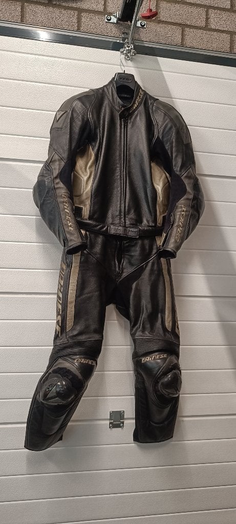 Dainese leren motorpak combi mt 48, Motoren, Kleding | Motorkleding, Ophalen, Dainese, Tweedehands, Heren