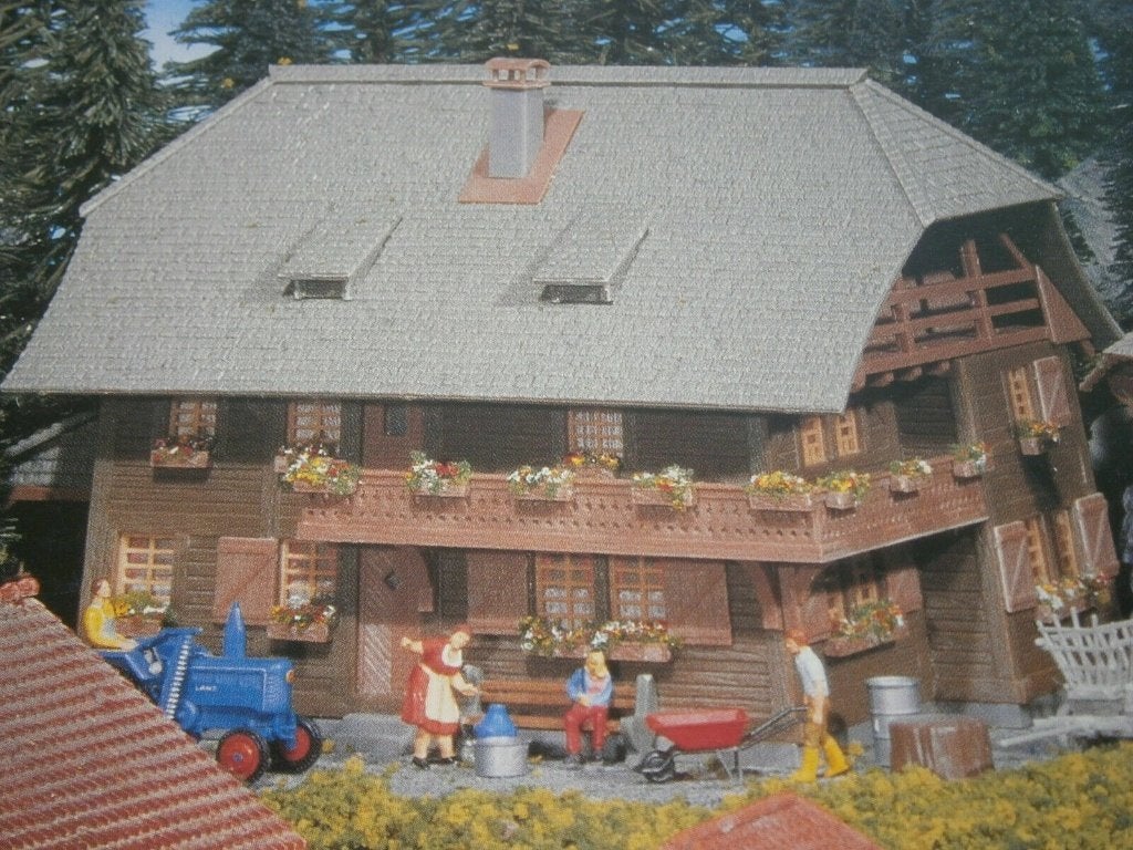 FALLER 130367: bouwpakket boerderij Zwarte Woud, Overige merken, Gelijkstroom of Wisselstroom, Brug, Tunnel of Gebouw, Nieuw