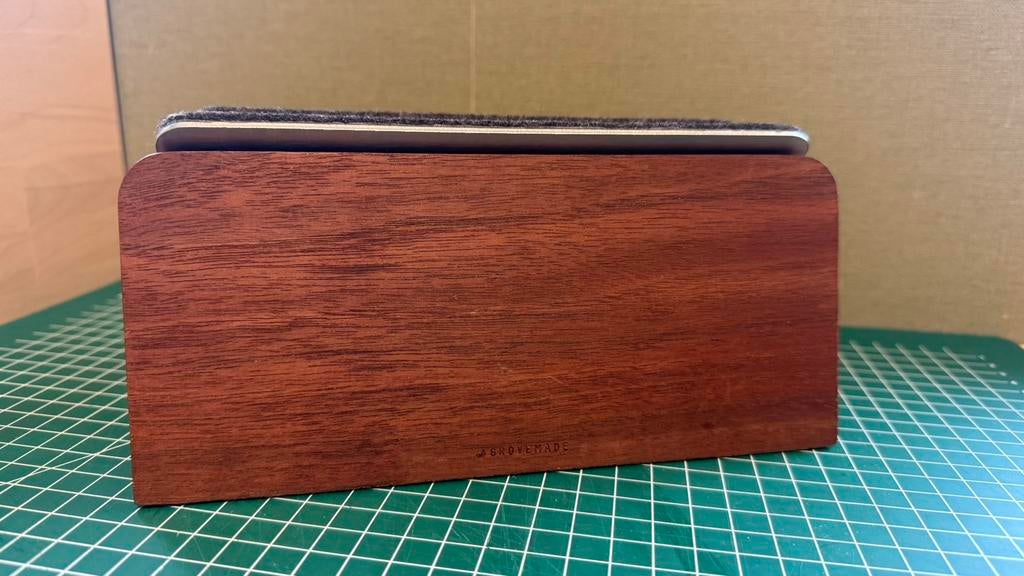 Grovemade Walnoot Macbook Dock, Ophalen of Verzenden, Zo goed als nieuw