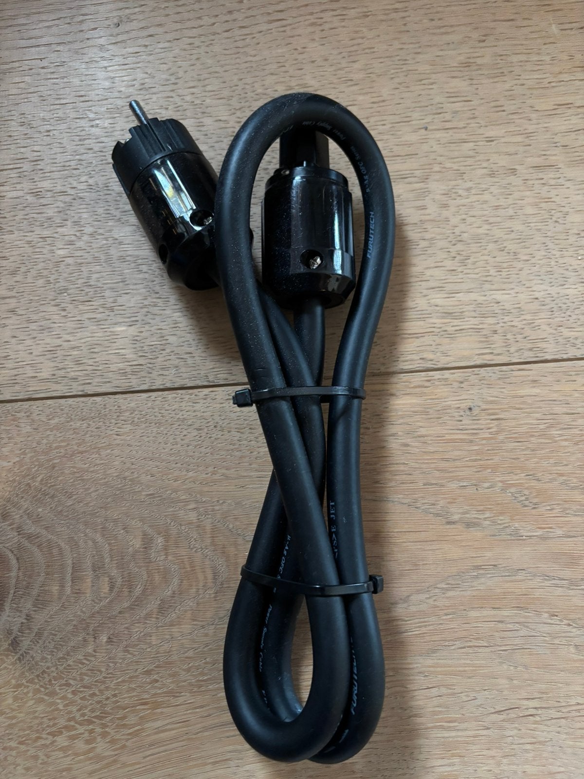 FURUTECH POWER CABLE SHUKO (1 METER), Ophalen of Verzenden, Minder dan 2 meter, Overige kabels