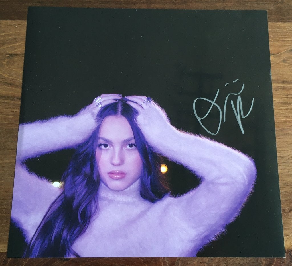 Promo 9" Print Olivia Rodrigo Guts GESIGNEERD NIEUW, Pop, Overige formaten, Ophalen of Verzenden, Gesigneerd