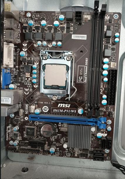 Moederbord: MSI H61M P31/W8, Computers en Software, Moederborden, Gebruikt, DDR3, Ophalen of Verzenden, Micro-ATX