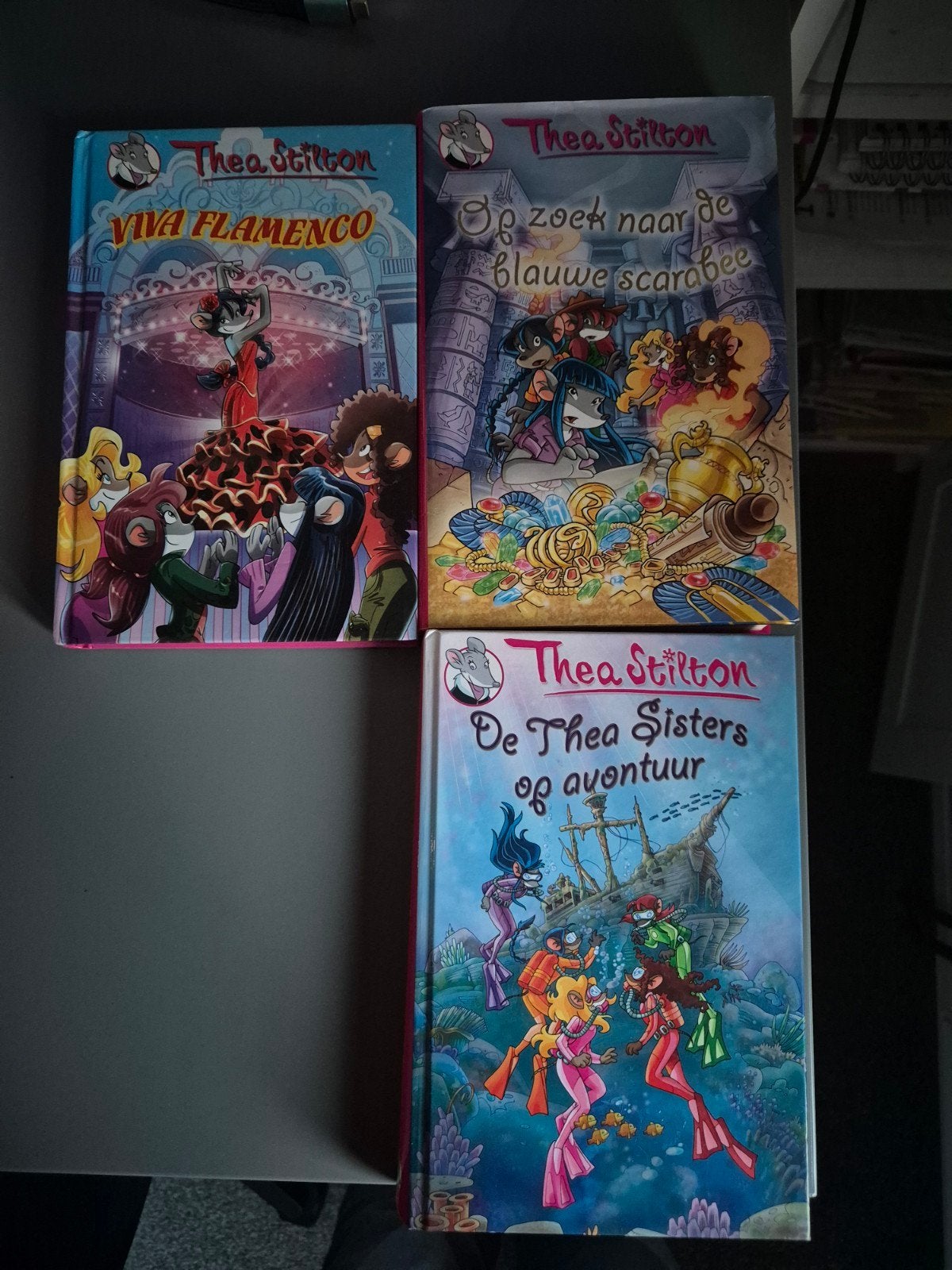 Thea Stilton: Viva Flamenco, Blauwe Scarabee, Thea Sis, Boeken, Ophalen of Verzenden, Zo goed als nieuw, Thea Stilton, Fictie