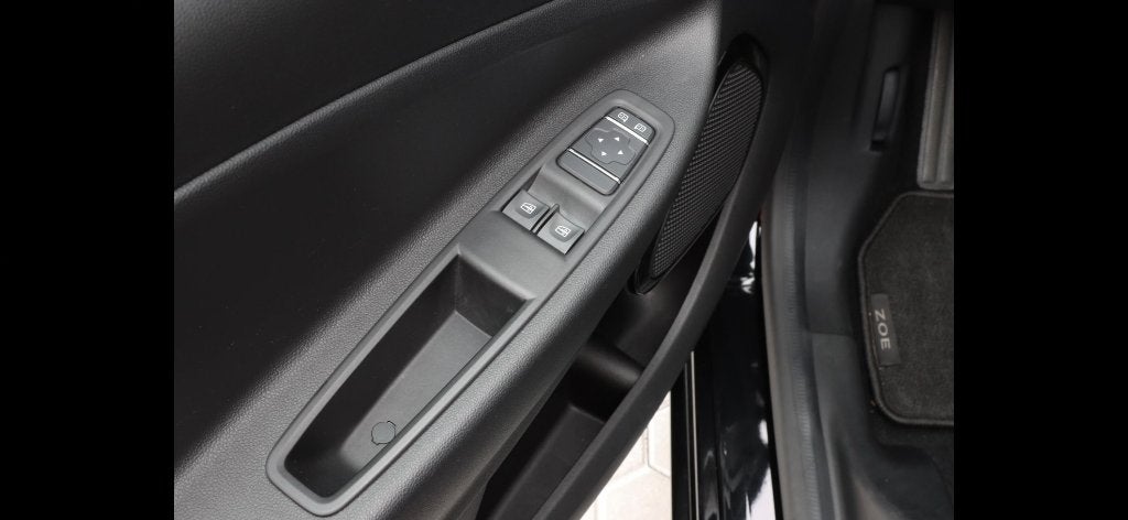 Foto 10 van ✅ Prachtige JONGE Renault ZOE life R110 -100pk 2020 metallic