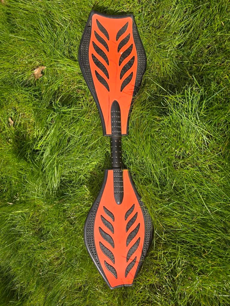 Waveboard zwart met oranje, Ophalen, Gebruikt, Waveboard