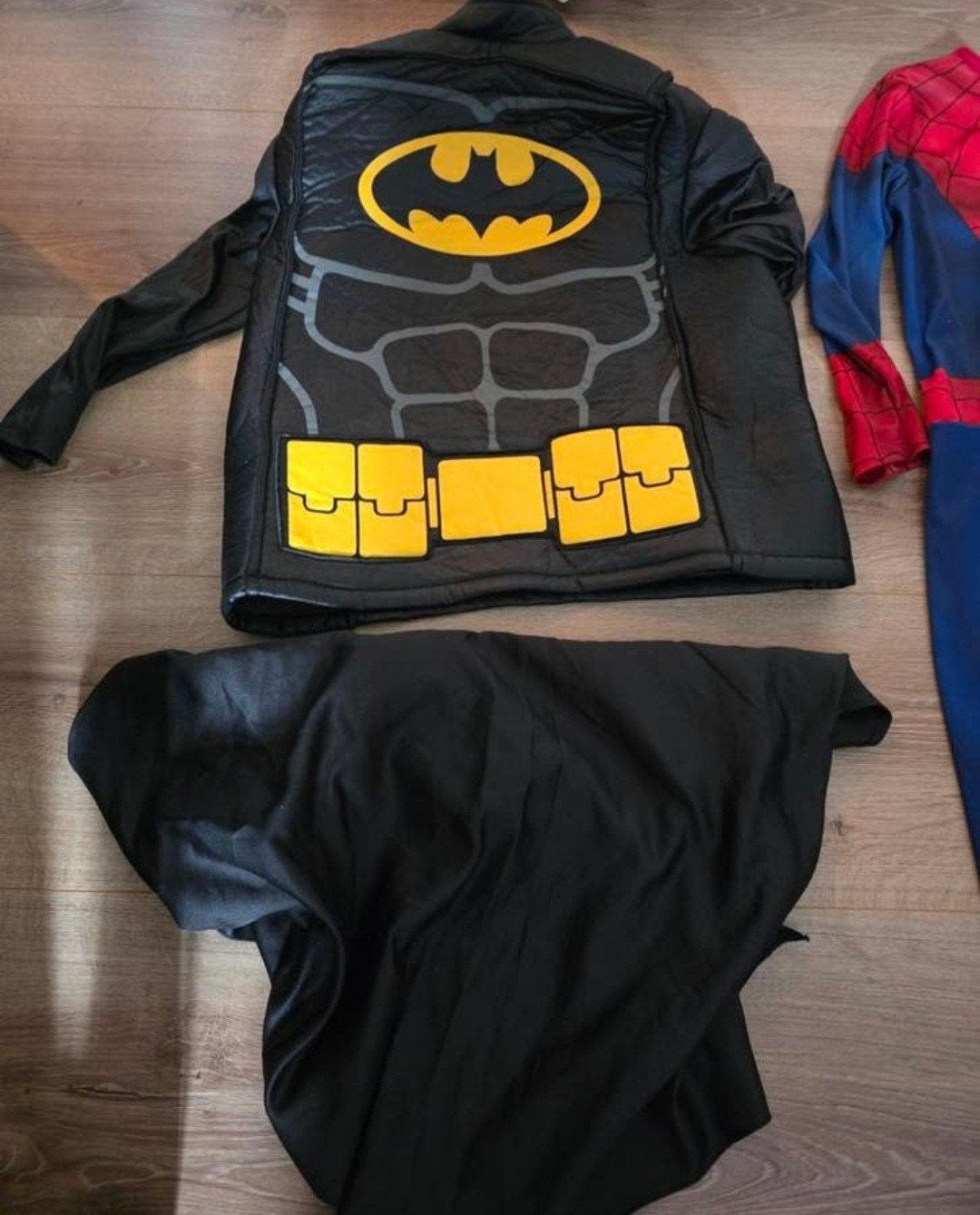Verkleedkleding spiderman en batman, Kinderen en Baby's, Carnavalskleding en Verkleedspullen, Ophalen of Verzenden, Jongen of Meisje