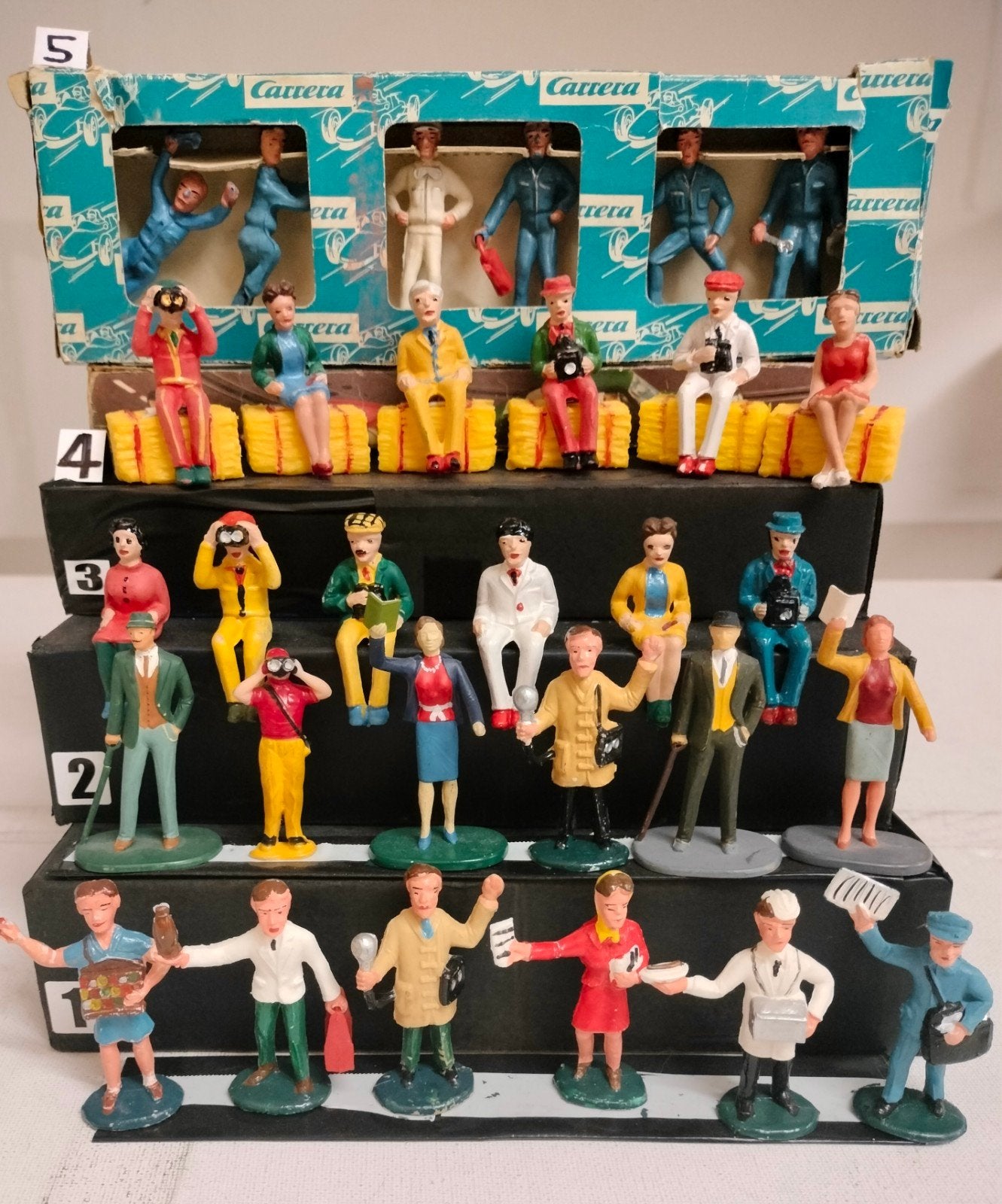 Racebaan scenery poppetjes tribune figuren baan figuranten.., Ophalen of Verzenden, Elektrisch, Overige merken