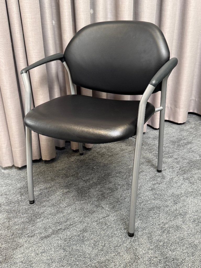 Ahrend 320 vergaderstoel | 18 beschikbaar, Gebruikt, Zwart, Ophalen of Verzenden, Vijf, Zes of meer stoelen