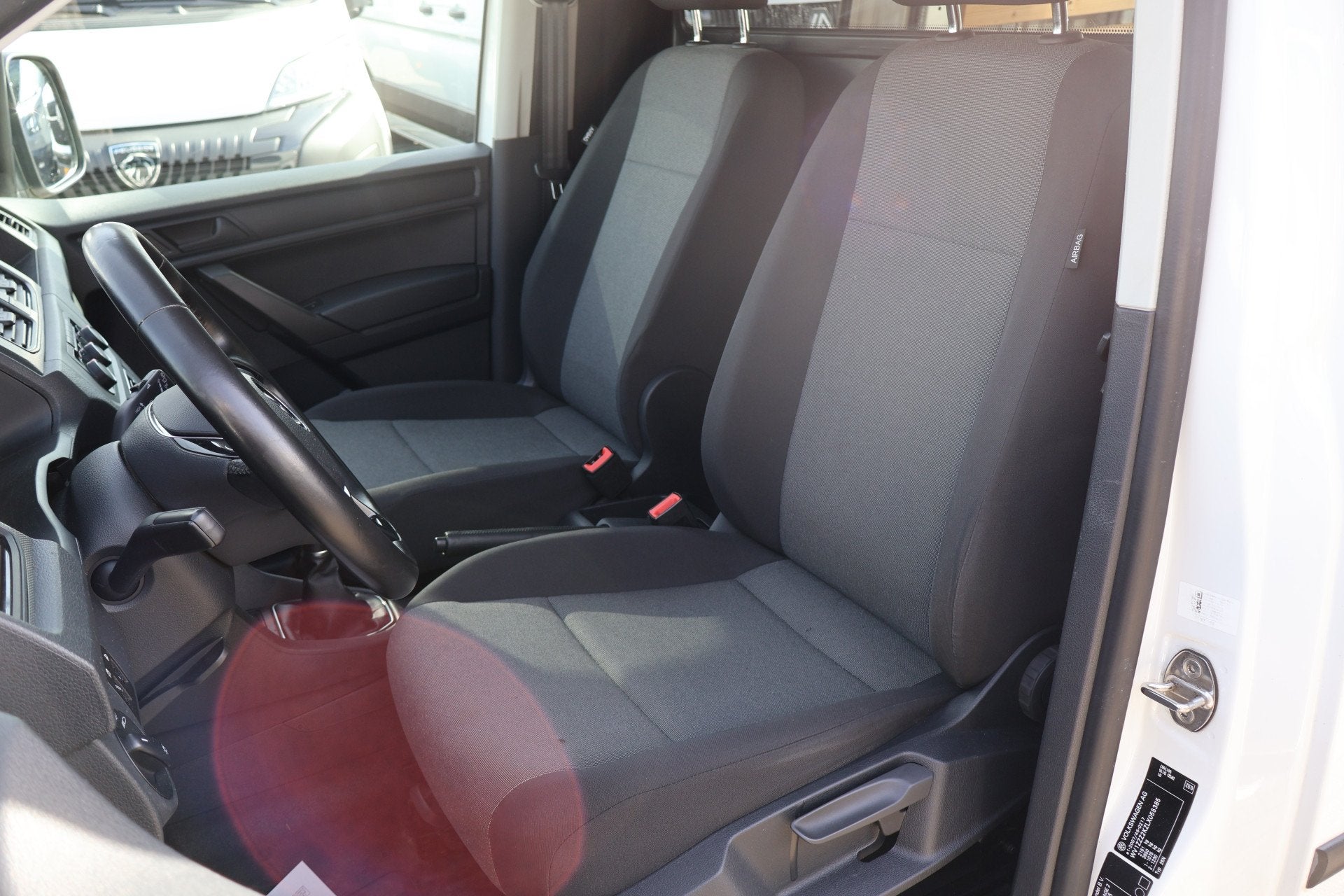 Volkswagen Caddy 2.0 TDI 102pk L1 H1 Airco Navigatie Trekhaa, Auto's, Voorwielaandrijving, Stof, Gebruikt, Euro 6