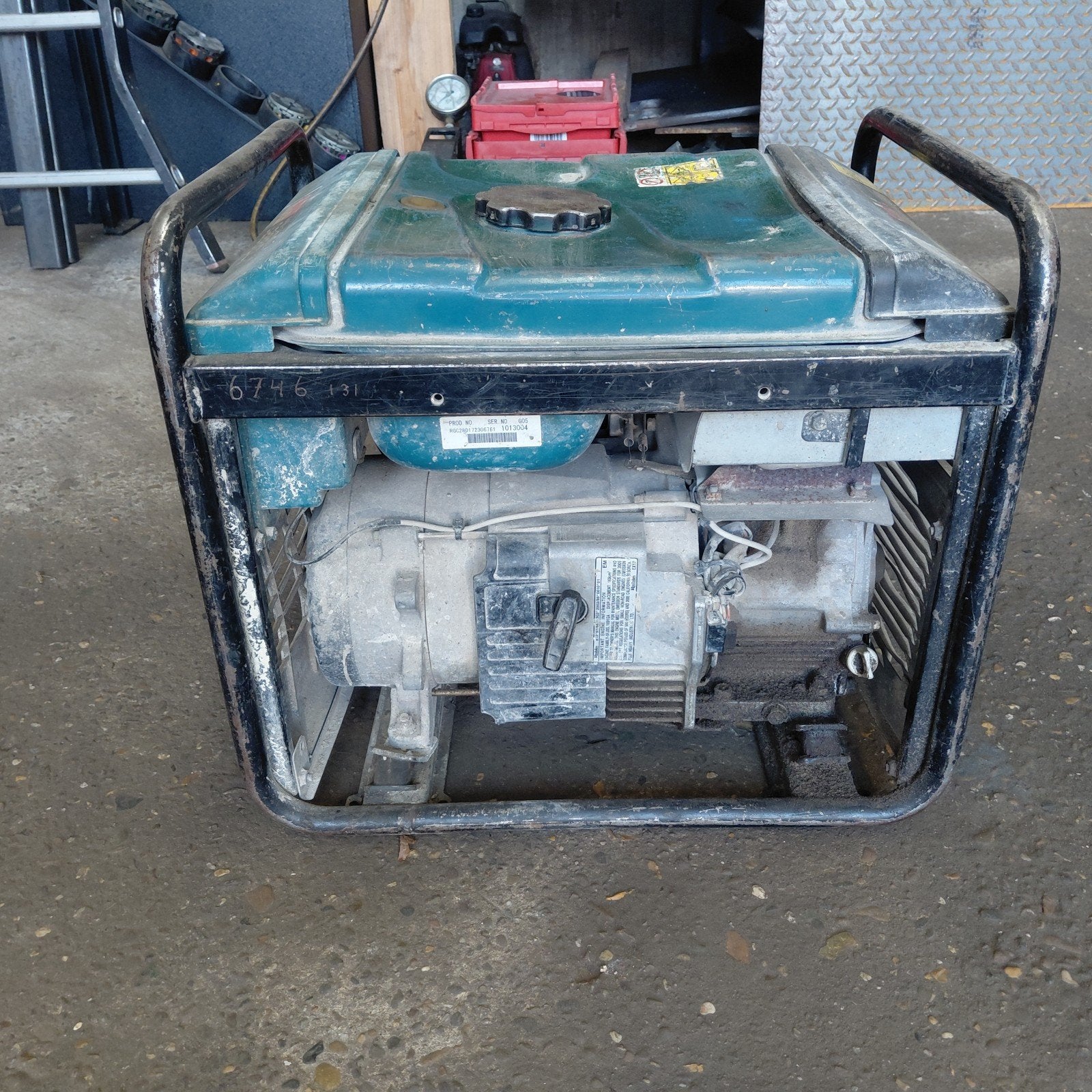 makita aggregaat, Ophalen of Verzenden, Gebruikt, 500 watt of meer