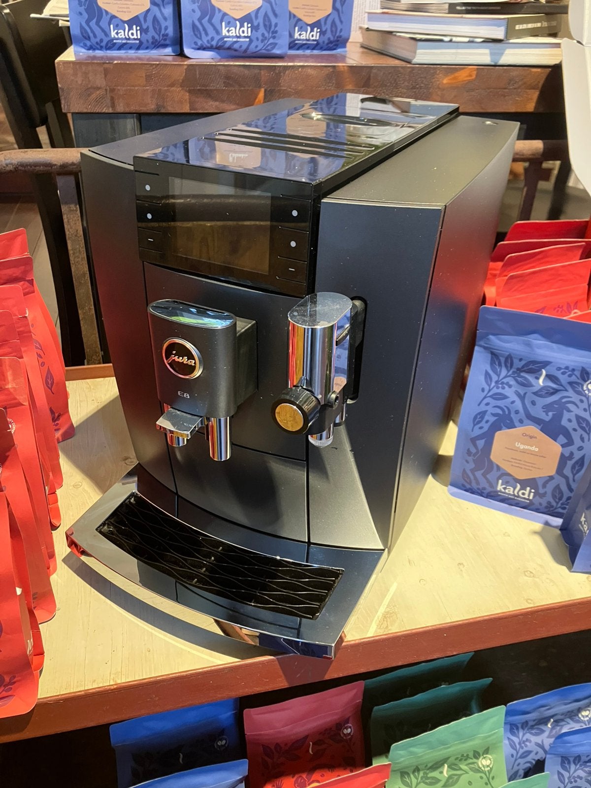 Jura E8 (ED) Cosmic Black demo model met 2 jaar garantie., 10 kopjes of meer, Afneembaar waterreservoir, Koffiemachine, Nieuw