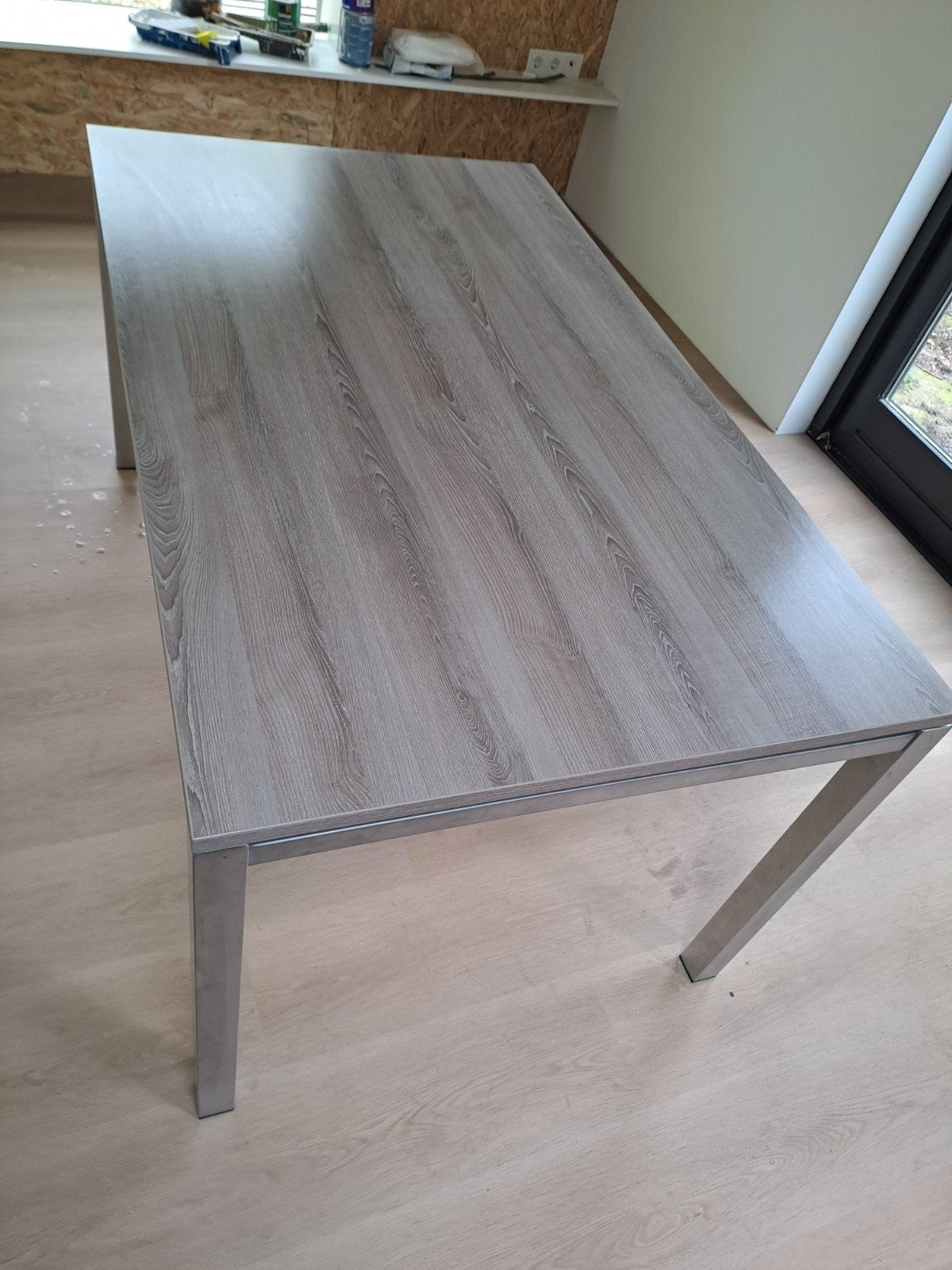 Moderne eettafel 160x80 cm met metalen onderstel, Ophalen, 50 tot 100 cm, Zo goed als nieuw, 150 tot 200 cm