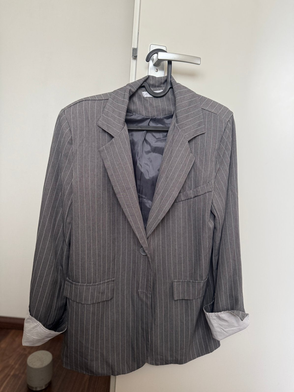 Grijze blazer met omsla mouw, streepjes, one size, Maat 38/40 (M), Ophalen of Verzenden, Zo goed als nieuw, Jasje