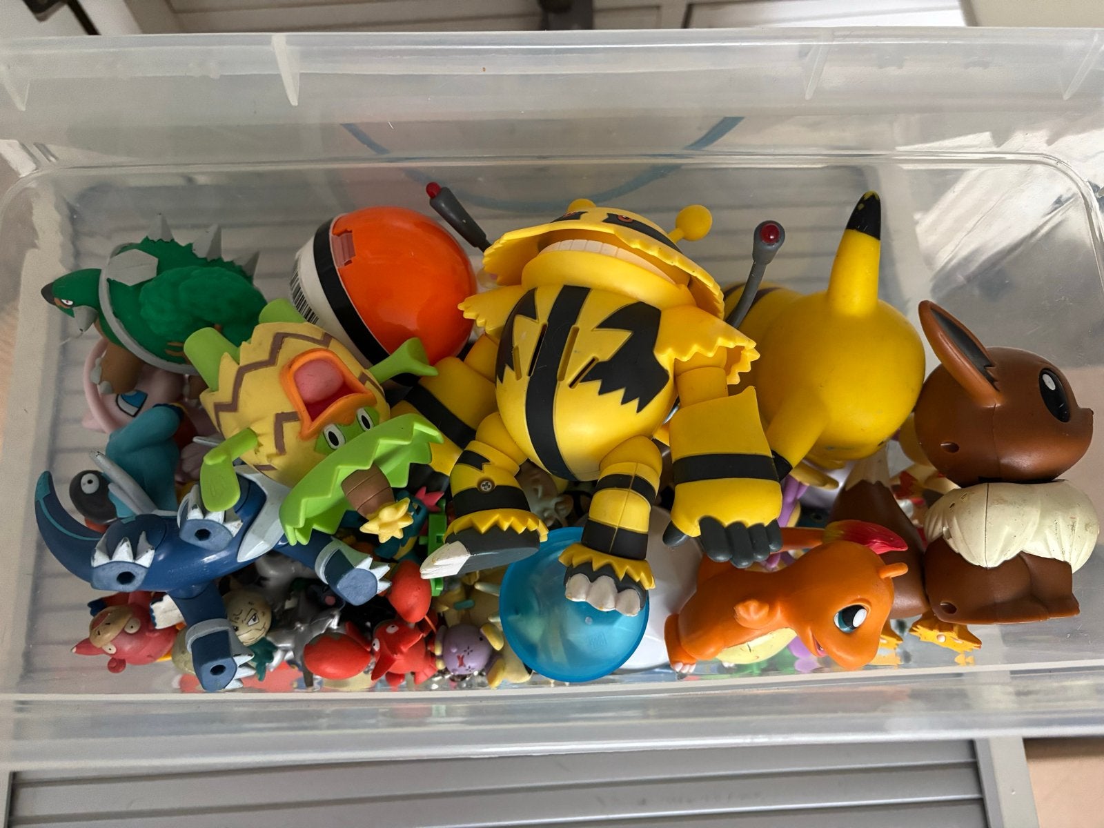 Grote verzameling Pokémon figuren in opbergbox, Ophalen, Gebruikt, Jongen of Meisje