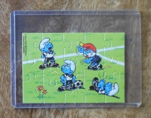 PUZZEL = Kindersurprise / Ferrero : Smurfen - Voetbal = 1988, Verzamelen, Ophalen of Verzenden, Zo goed als nieuw, Overige typen