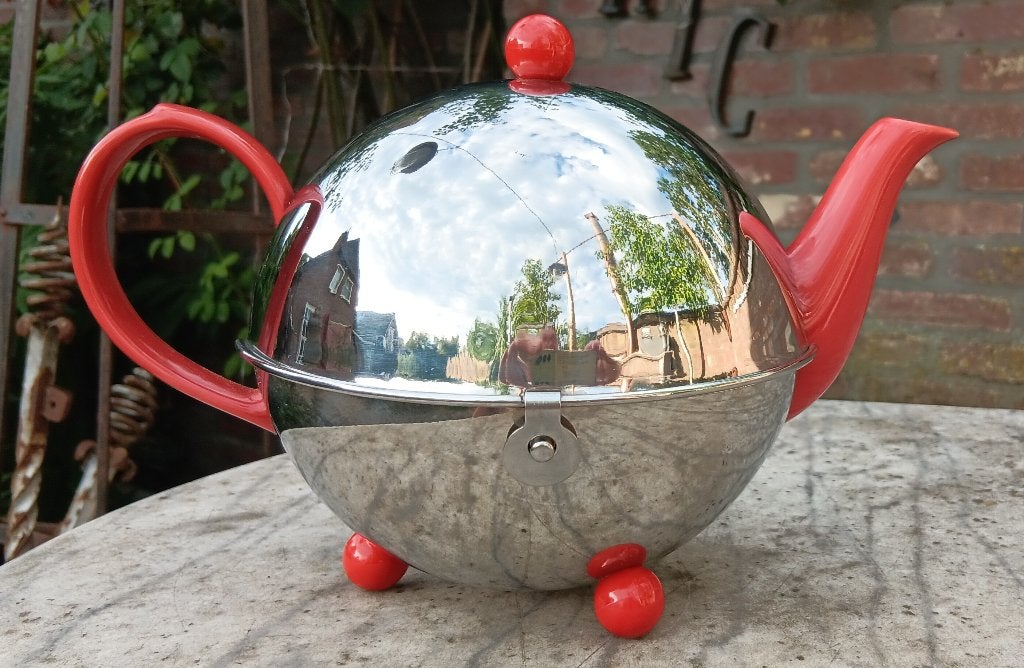 Vintage 1950's geïsoleerde theepot in rood (LA21), Theepot/fluitketel, Ophalen of Verzenden, Zo goed als nieuw, Steen/keramiek