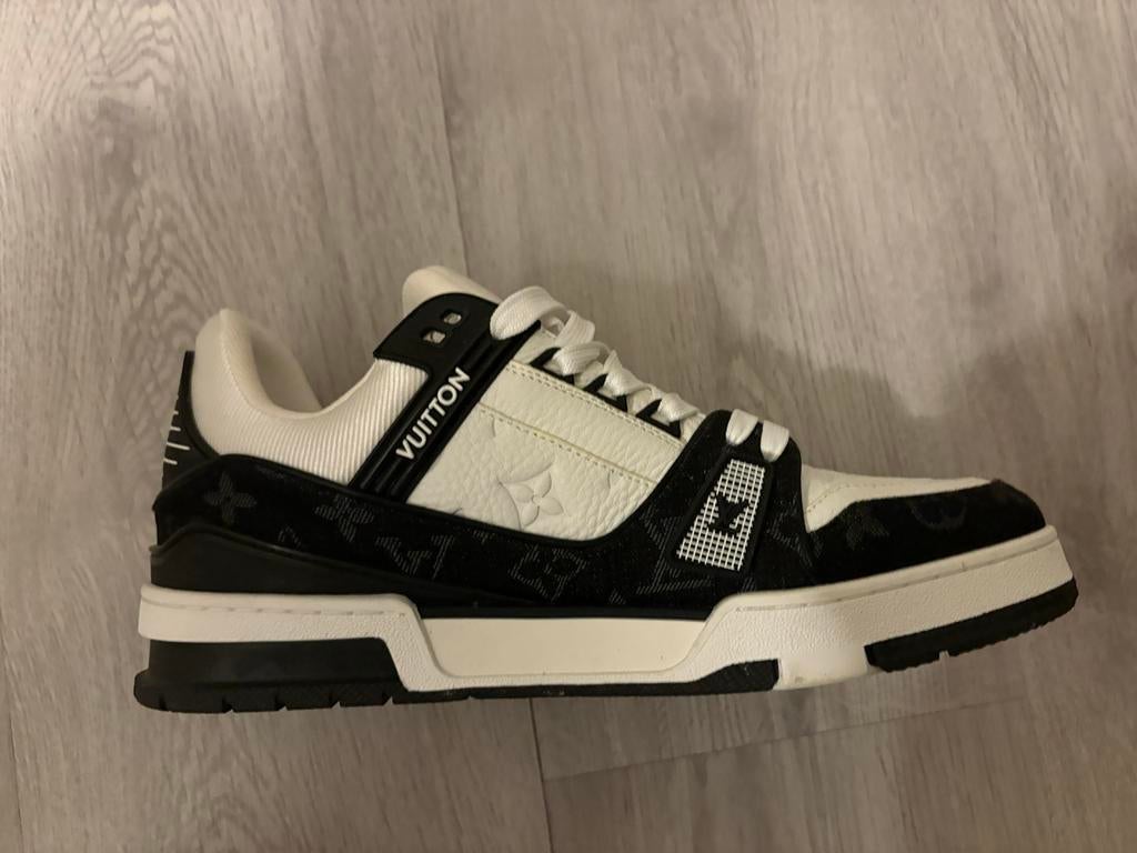 Louis Vuitton schoenen (helemaal nieuw), Zwart, Ophalen of Verzenden, Sneakers of Gympen, Zo goed als nieuw