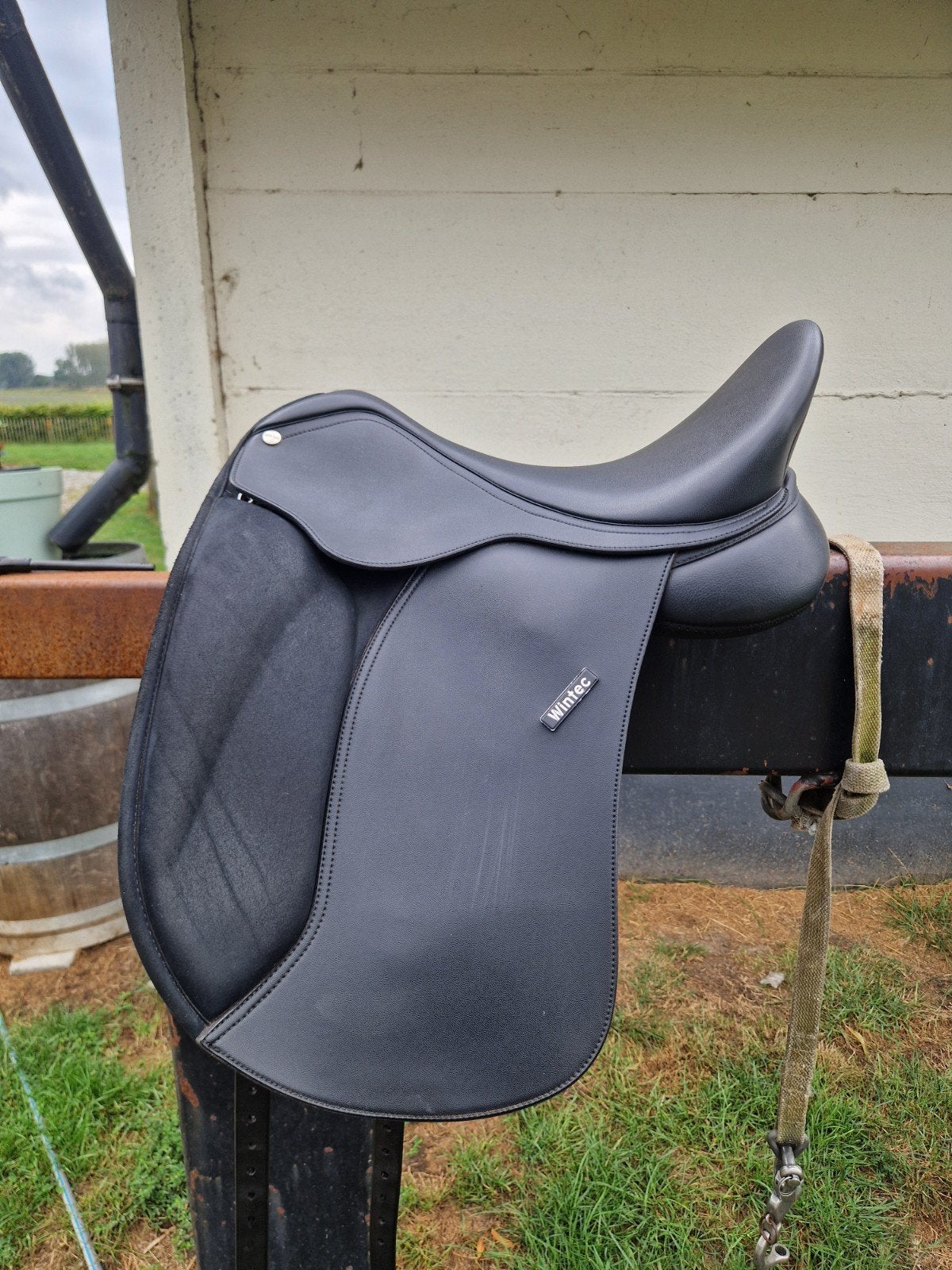 Zeer net zwart Wintec 500 Cair 16,5 inch • Kentaur Afrodite, Dieren en Toebehoren, Paarden en Pony's | Zadels, Dressuur, Verstelbare boom