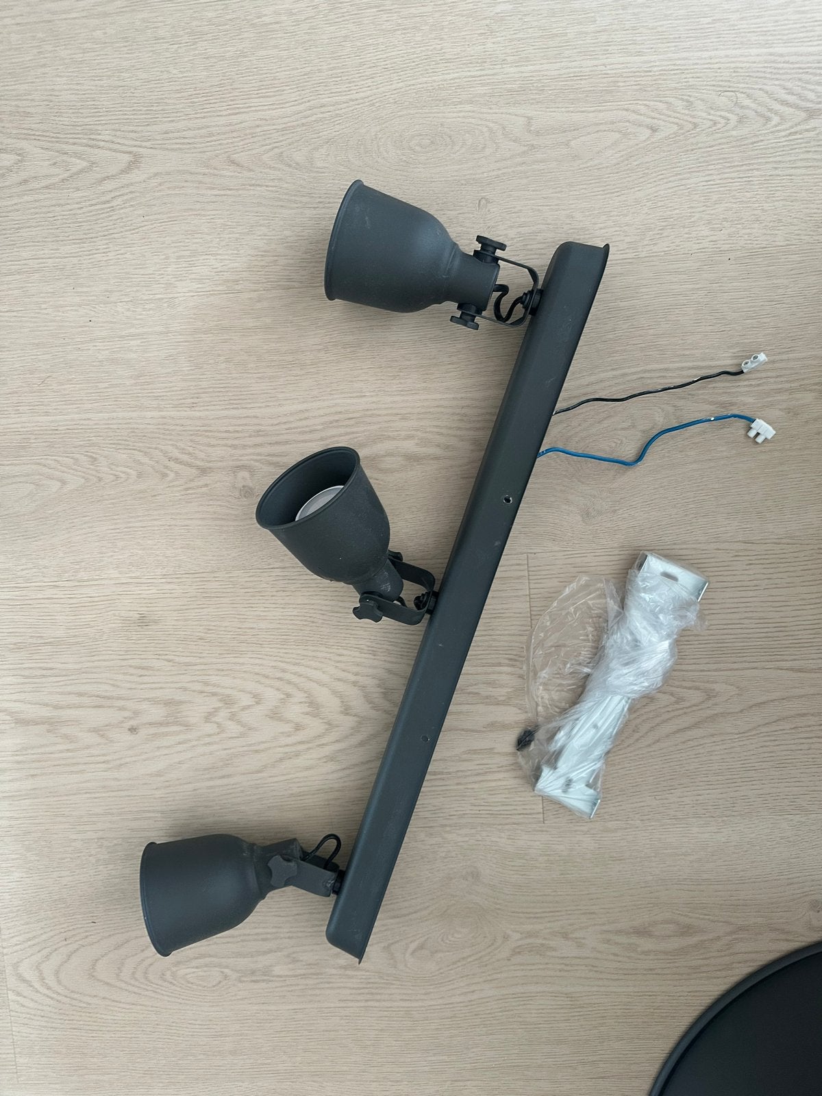 IKEA HEKTAR Plafondrail 3 spots donkergrijs, Ophalen, Verstelbaar, GU10, Plafondspot