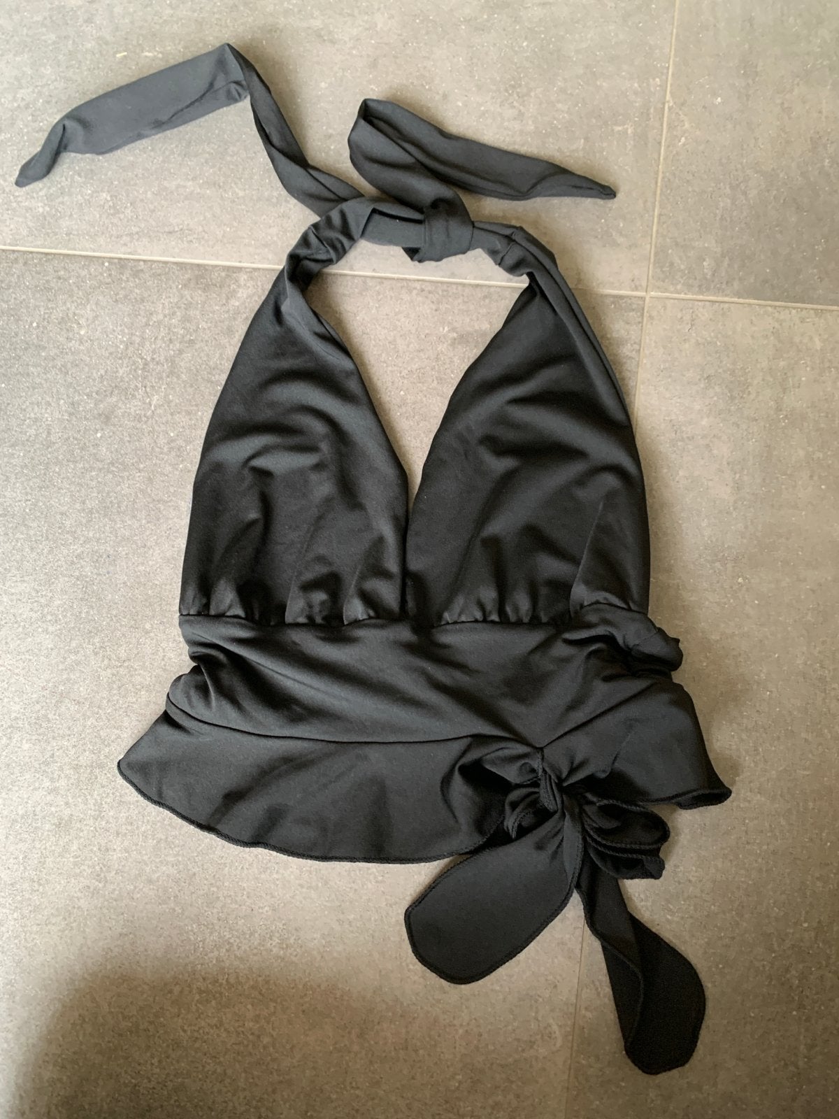 Zwarte haltertop met strikdetail, Zwart, Ophalen of Verzenden, Zo goed als nieuw, Maat 36 (S)