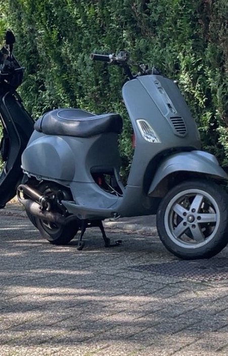 Vespa S70 (Snelle scooter), Fietsen en Brommers, Scooters | Overige merken, Ophalen, Zo goed als nieuw, Benzine