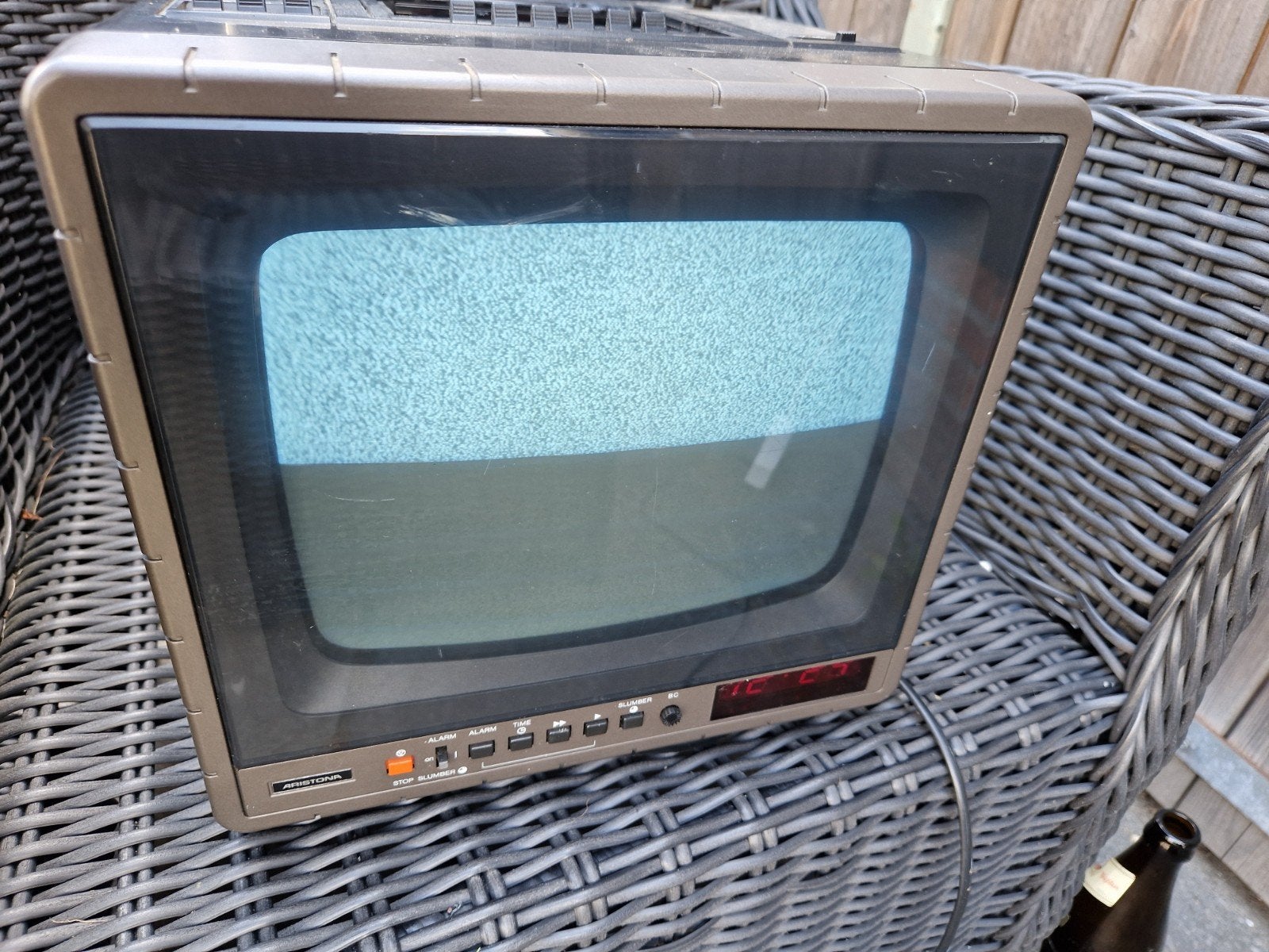 Vintage Aristona draagbare TV met radio, Ophalen of Verzenden, Gebruikt, Minder dan 40 cm, Aristona