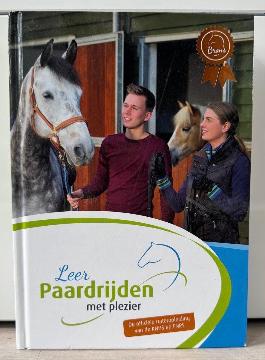 Een set van 3 boeken over paarden en poy’s, Ophalen, Zo goed als nieuw, Paarden of Pony's