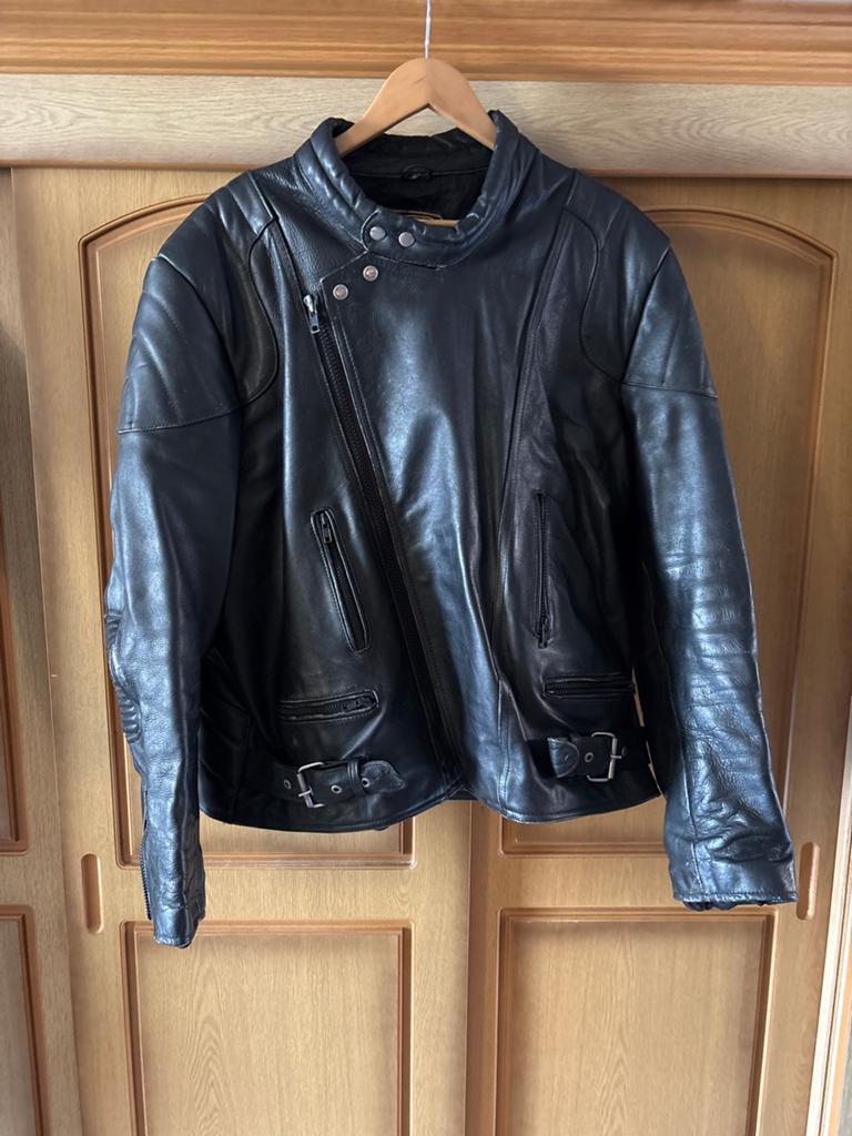 Retro Leren Motorjas met Gespen en Ritsen - Maat 54 (valt gr, Motoren, Kleding | Motorkleding, Ophalen of Verzenden, Tweedehands