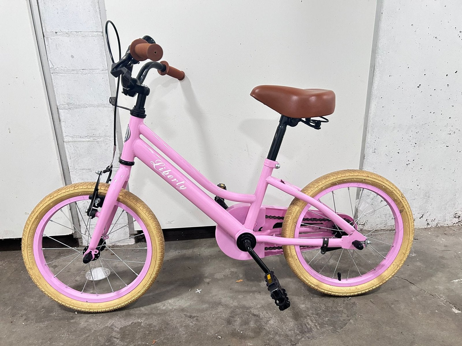 Roze kinderfiets Liberty Spirit 16 inch, Ophalen, Terugtraprem, Zijwieltjes, 16 tot 20 inch