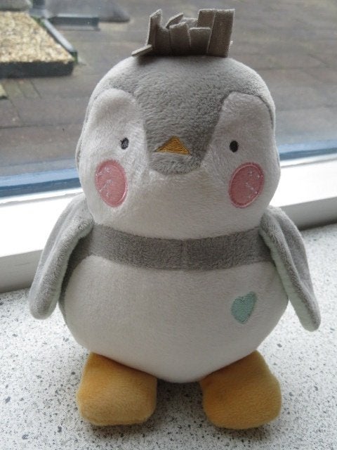 Pinguïn Lou-Lou merk Tiamo zacht grijs wit velours kiekeboe, Overige typen, Ophalen of Verzenden, Zo goed als nieuw, Met label