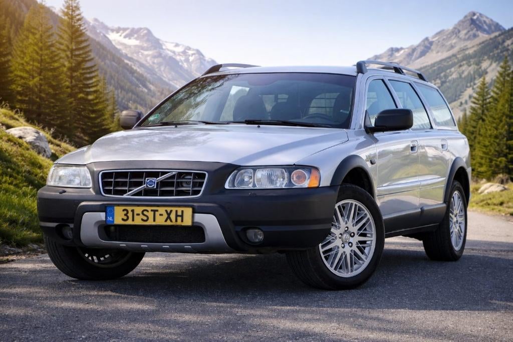 Volvo XC70 2.5 T AWD Geartronic 2006 Grijs, Auto's, Automaat, 1800 kg, Zwart, Stoelverwarming