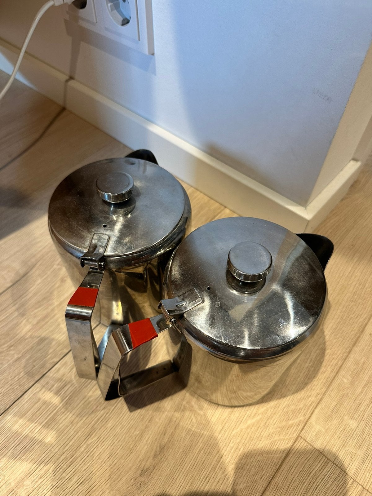 2 rvs theekannen 1 liter, Ophalen of Verzenden, Zo goed als nieuw, Rvs