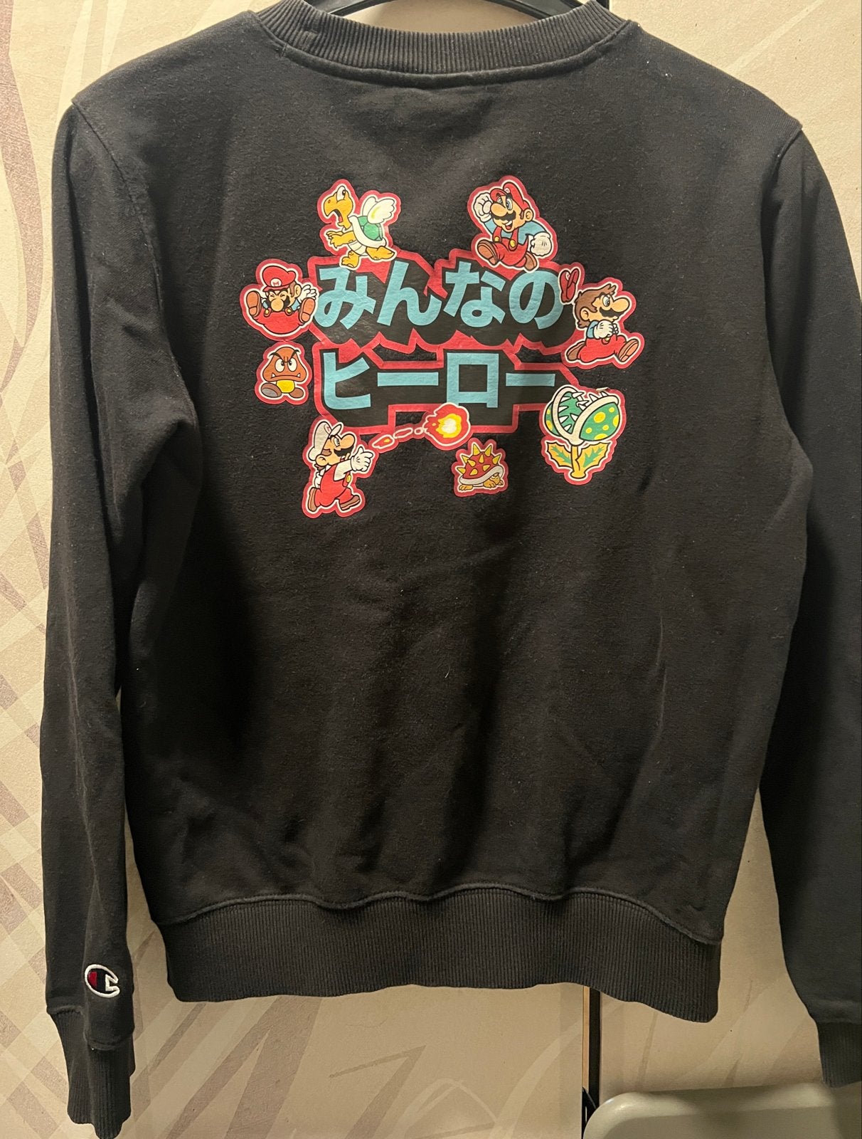 Champion Super Mario Bros. sweater - Zwart - XS, Ophalen of Verzenden, Gedragen, Maat 46 (S) of kleiner, Zwart