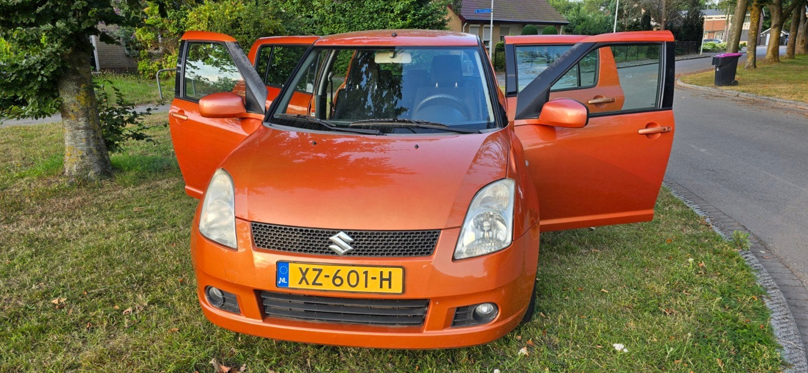 Suzuki Swift met nieuwe APK tot 29/07/2027, Auto's, 40 €/maand, Zwart, 965 kg, 400 kg