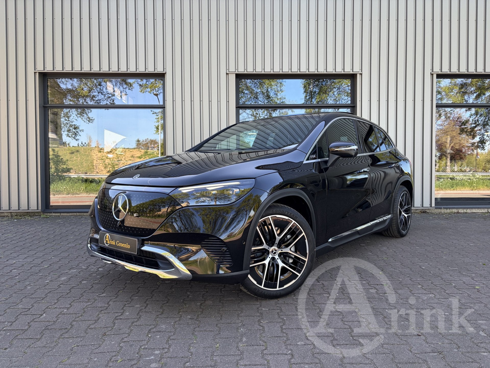 Mercedes-Benz EQE SUV 350 4Matic Luxury Line 91 kWh Airmatic, Automaat, 12 maanden, Zwart, Leder