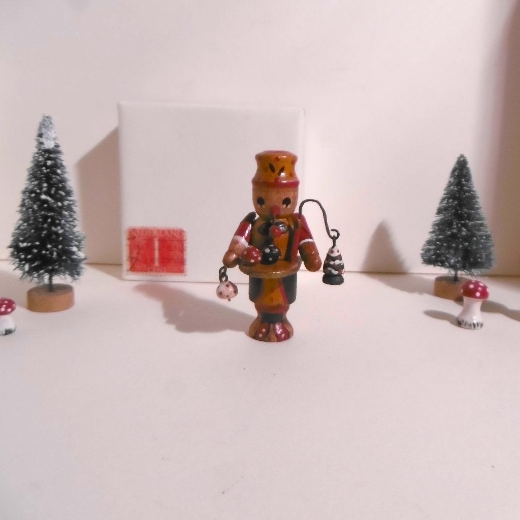 Oud houten rookmannetje met een pijpje Duitsland kerst, Diversen, Verzenden