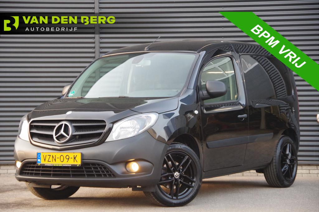 Mercedes-Benz Citan 112 AUT BENZINE, AIRCO, PARKEERSENSOREN,, Auto's, Bestelauto's, Stof, Gebruikt, 4 cilinders, 116 pk