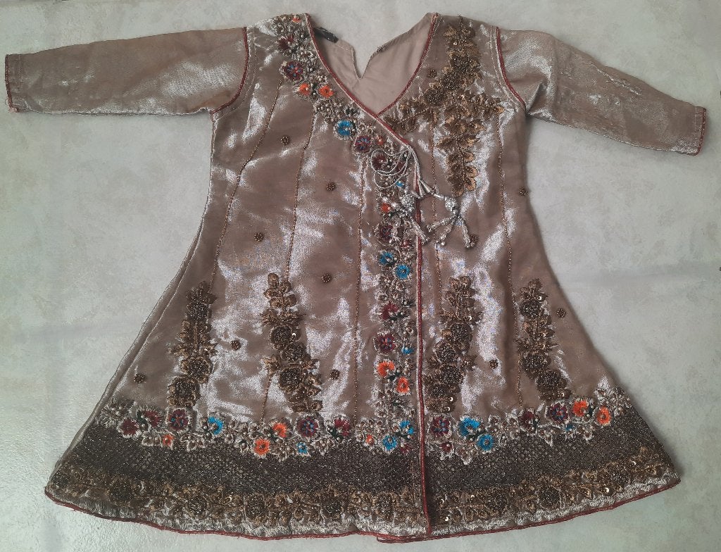 Meisjesjurk in Aziatische feestkledingstijl, Kinderen en Baby's, Kinderkleding | Maat 104, Ophalen of Verzenden, Gebruikt, Meisje