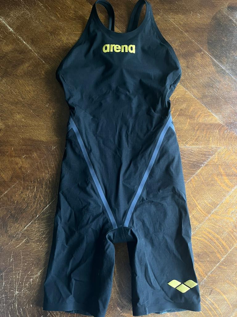 Arena Powerskin Carbon Core FX zwart/goud, Ophalen of Verzenden, Zo goed als nieuw, Zwart, Badpak