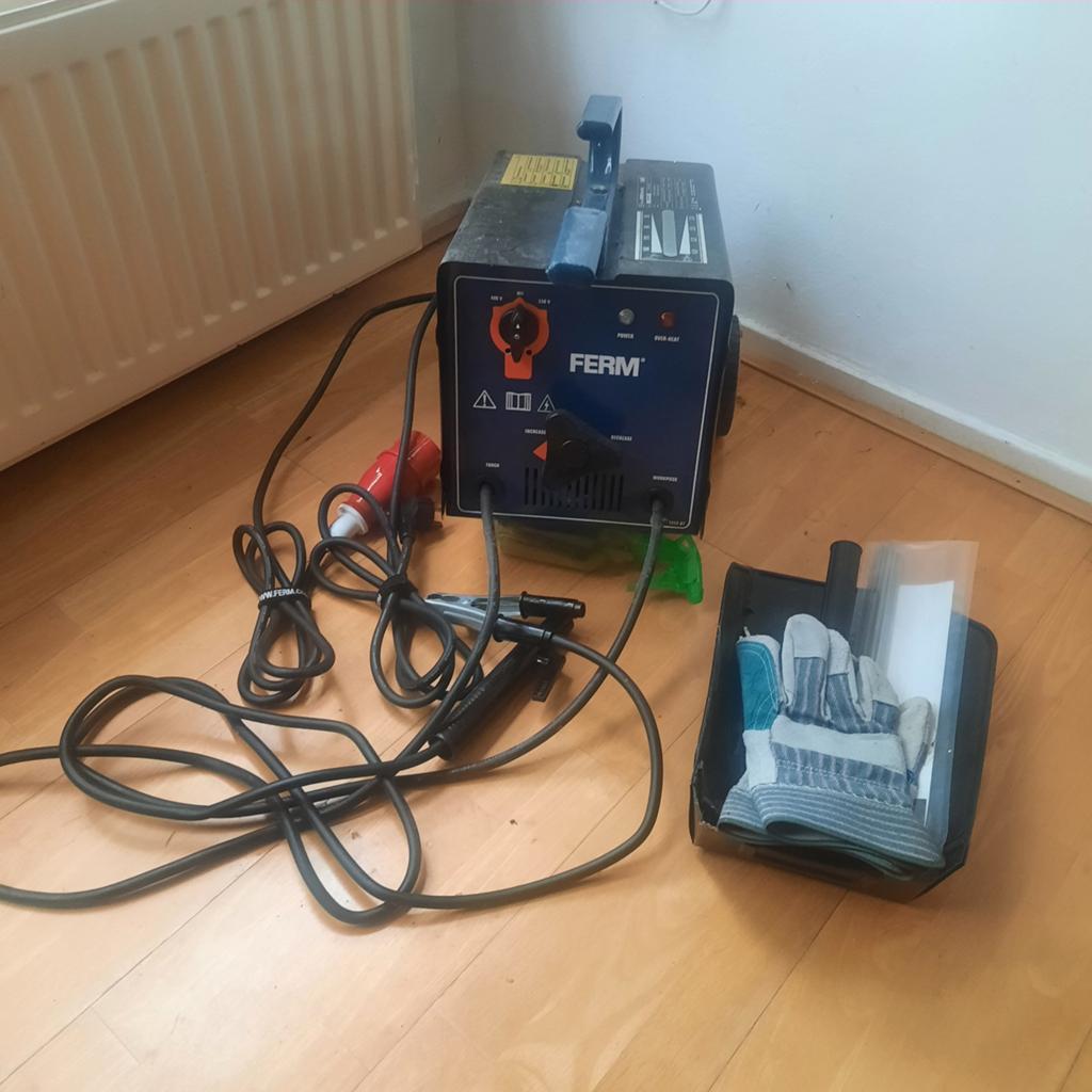 FERM WEM1035 Arc Welder - Lasapparaat, Doe-het-zelf en Verbouw, Gereedschap | Lasapparaten, Gebruikt, Elektroden, 150 tot 250 ampère
