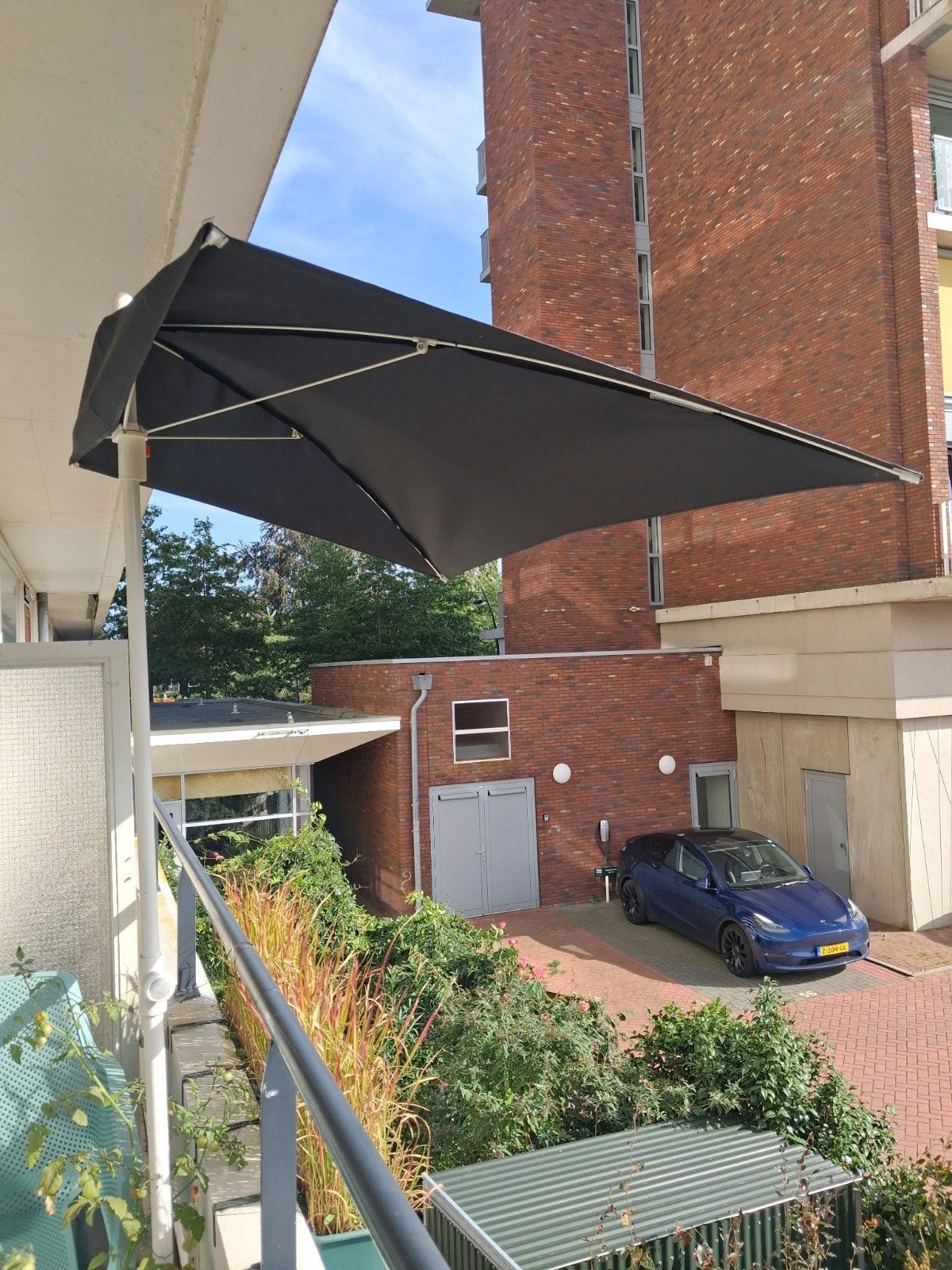 Balkonparasol Zwart - Ideaal voor kleine ruimtes. 2 stuks, Tuin en Terras, Ophalen, Muurparasol, Verstelbaar, Nieuw