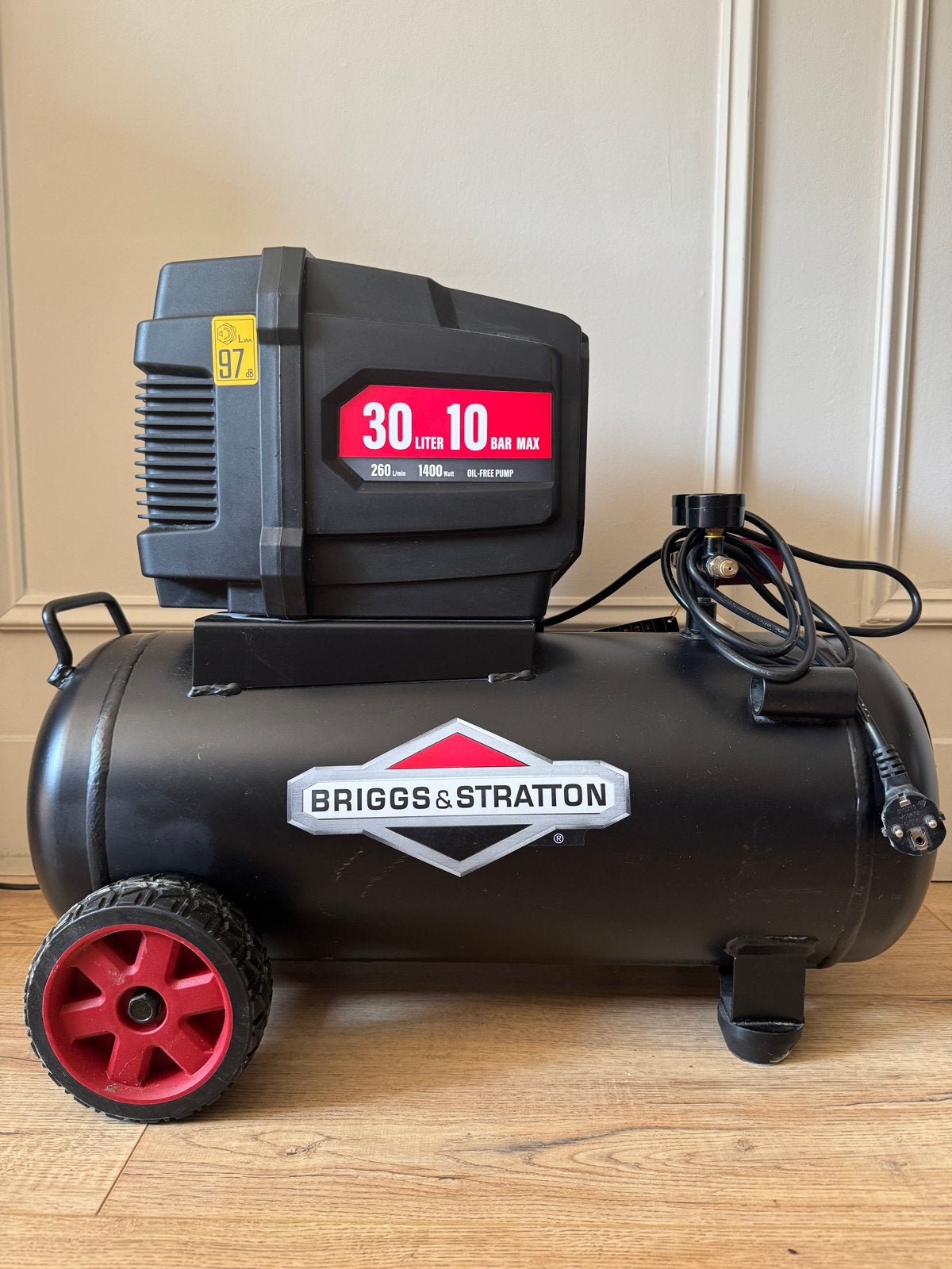 Briggs & Stratton Compressor 30L 10 Bar, Ophalen, 10 bar of meer, Zo goed als nieuw, 25 tot 100 liter